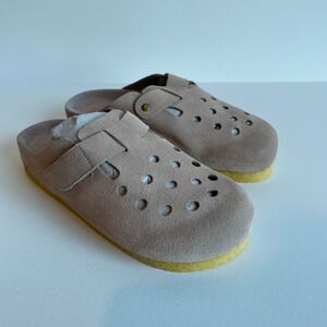 BRANDBLACK Carrera Suede Clogs Taupe Comfort Slides Womens Size 7.5 Indie Casual